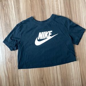 ⚡️Nike Cropped Tee SMALL